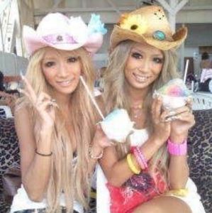 Meet your Posher, Cig